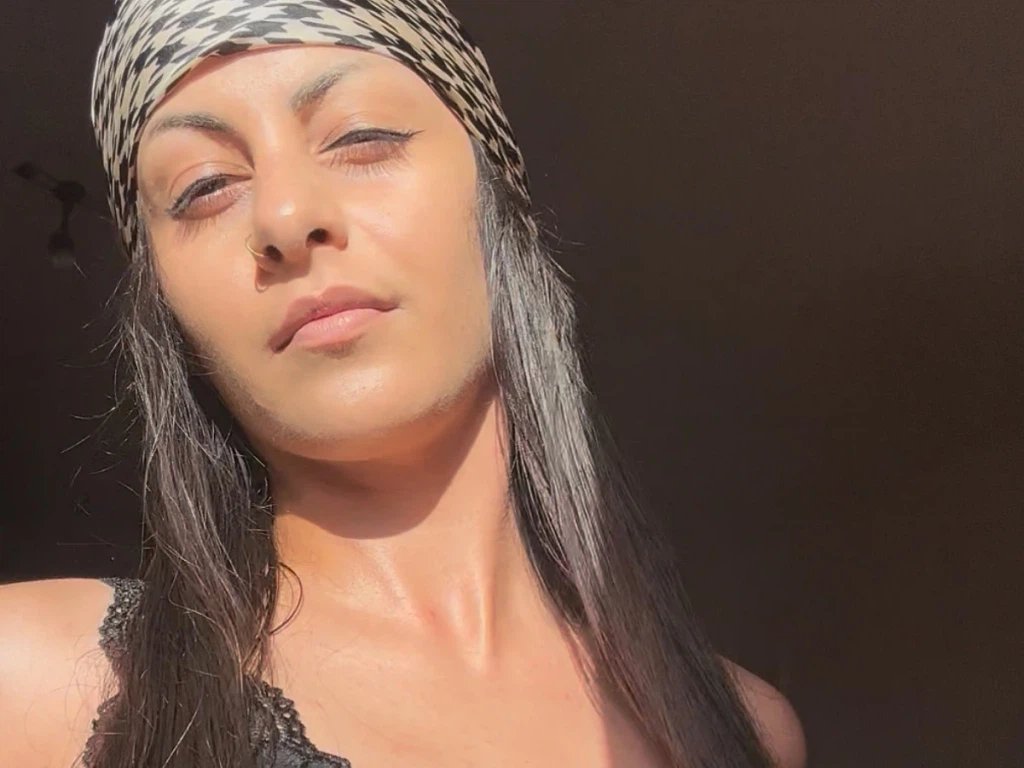 Profilbild von Jasmin-19 - 19 Jahre, Schlank