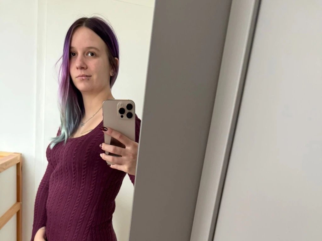 Profilbild von Sophiesoreal77 - 26 Jahre, Schlank